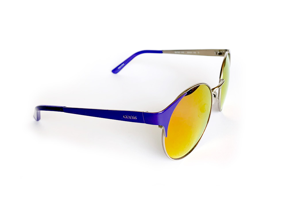 GUESS GU 7421